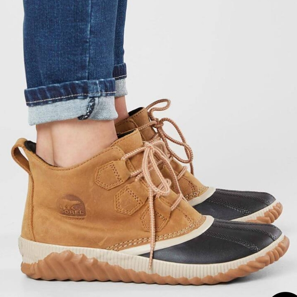 Sorel Boots - Picture 2 of 16